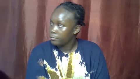sally_bee1 online show from 05-07-26, 09:25