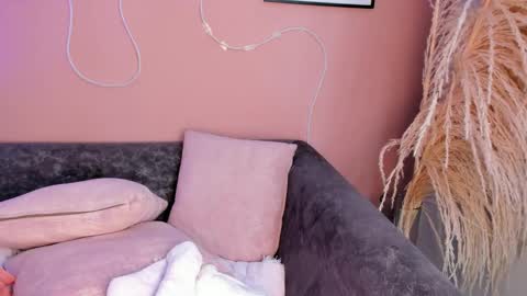 Snapshot of sally_white_ chatting on 03-12-25, 04:08 Sally White online show from 03-12-25, 04:08