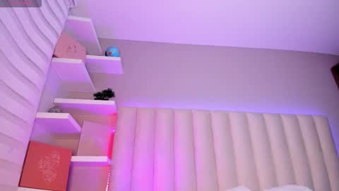 Snapshot of sally_white_ chatting on 11-13-25, 03:27 Sally White online show from 11-13-25, 03:27