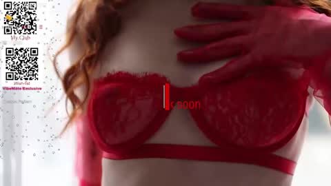 Snapshot of sallybiscuit chatting on 01-09-25, 04:39 Sally online show from 01-09-25, 04:39