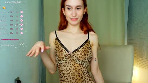 Snapshot of sallybiscuit chatting on 02-06-25, 04:47 Sally online show from 02-06-25, 04:47