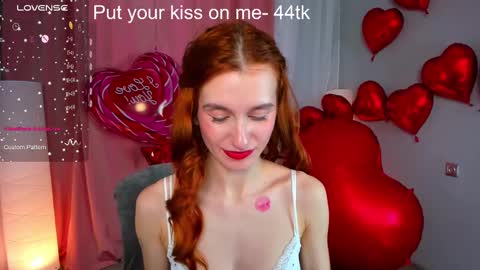 Snapshot of sallybiscuit chatting on 02-14-25, 01:29 Sally online show from 02-14-25, 01:29