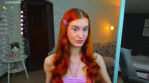 Snapshot of sallybiscuit chatting on 11-18-25, 10:31 Sally online show from 11-18-25, 10:31