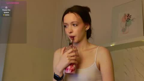 Sally Pinkman online show from 03-29-26, 02:06