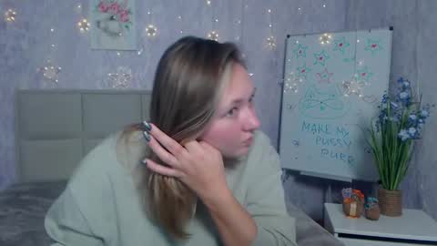 Snapshot of sallyverda chatting on 11-11-25, 06:52 Sally online show from 11-11-25, 06:52