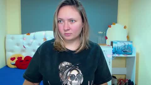 Snapshot of sallyverda chatting on 11-18-25, 07:51 Sally online show from 11-18-25, 07:51