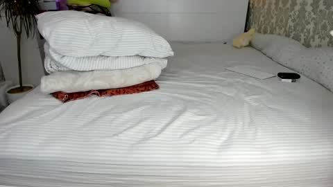 Snapshot of salma_queen chatting on 02-10-25, 06:03 SalmaRoth online show from 02-10-25, 06:03