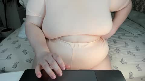 Snapshot of salma_queen chatting on 02-23-25, 08:00 SalmaRoth online show from 02-23-25, 08:00