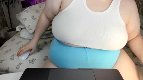 Snapshot of salma_queen chatting on 02-25-25, 07:47 SalmaRoth online show from 02-25-25, 07:47