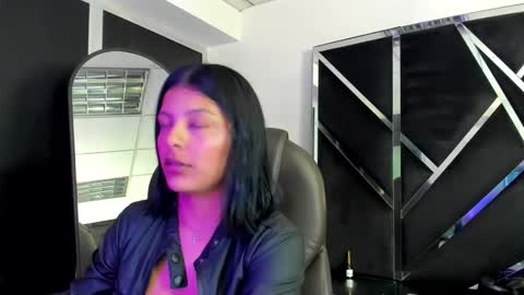 salmaportman_ online show from 10-19-25, 04:02