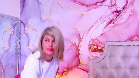 SalmaRoze online show from 11-25-25, 05:51