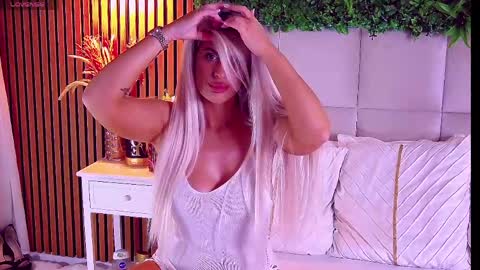 SalmaRoze online show from 05-15-26, 07:48