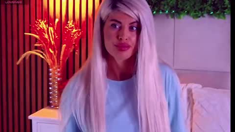 SalmaRoze online show from 05-17-26, 03:37