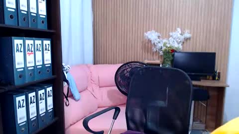 Snapshot of salome_010 chatting on 05-28-26, 08:17 Salome online show from 05-28-26, 08:17