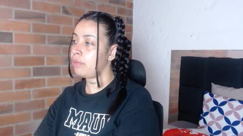 Snapshot of salome__hills chatting on 02-20-26, 07:03 online show from 02-20-26, 07:03