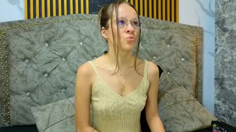 salome_cruxx online show from 04-07-26, 11:43