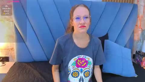Snapshot of salome_cruxx chatting on 06-23-26, 12:03 salome_cruxx online show from 06-23-26, 12:03
