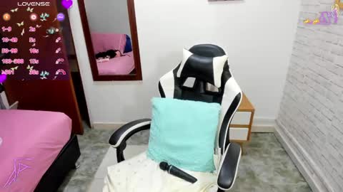Snapshot of salome_rojas_ chatting on 06-05-26, 07:30 Salome online show from 06-05-26, 07:30