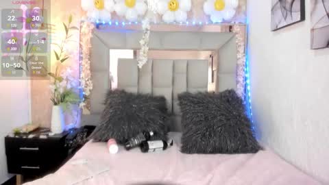 Snapshot of salomee_lee chatting on 10-19-25, 06:08 Salome Lee online show from 10-19-25, 06:08