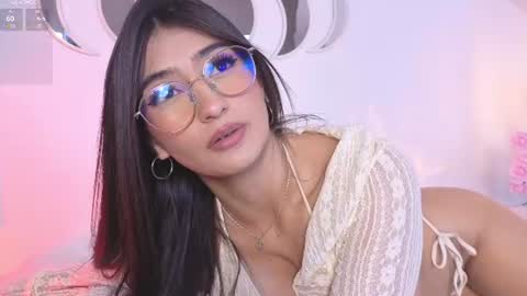 Snapshot of salomee_mon chatting on 06-19-26, 03:38 Salo online show from 06-19-26, 03:38
