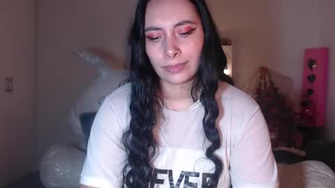 Snapshot of salomefox2 chatting on 12-22-24, 04:39 yenny online show from 12-22-24, 04:39