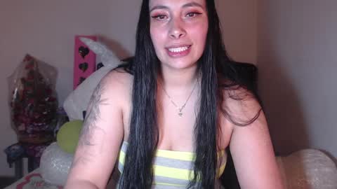 Snapshot of salomefox2 chatting on 01-18-25, 04:04 yenny online show from 01-18-25, 04:04