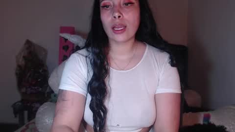 Snapshot of salomefox2 chatting on 01-19-25, 04:44 yenny online show from 01-19-25, 04:44