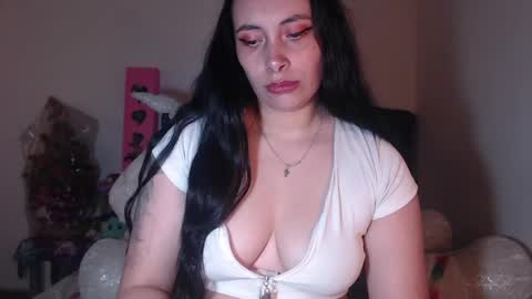 Snapshot of salomefox2 chatting on 02-01-25, 04:14 yenny online show from 02-01-25, 04:14