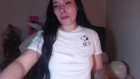 Snapshot of salomefox2 chatting on 02-07-25, 04:27 yenny online show from 02-07-25, 04:27