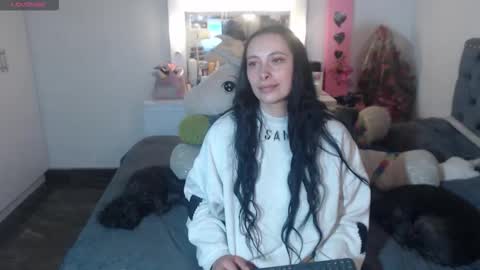 Snapshot of salomefox2 chatting on 09-22-25, 04:25 yenny online show from 09-22-25, 04:25
