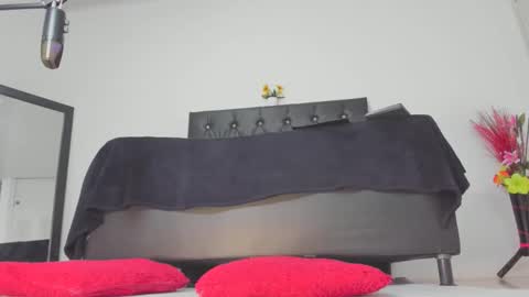 Snapshot of salomeswet chatting on 05-16-26, 12:29 martina online show from 05-16-26, 12:29
