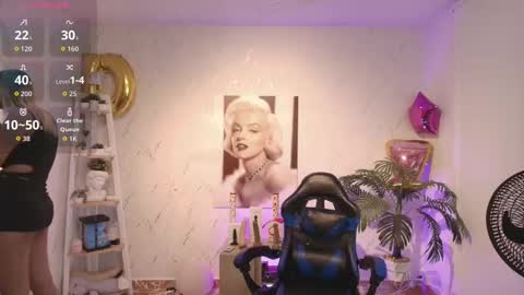 Snapshot of saloomee__ chatting on 10-01-25, 11:05 SALOME online show from 10-01-25, 11:05
