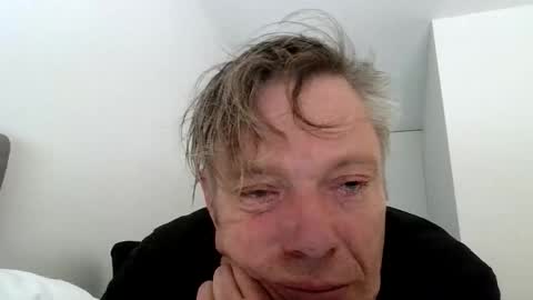 Snapshot of salsapaulus chatting on 05-11-26, 12:55 salsapaulus online show from 05-11-26, 12:55