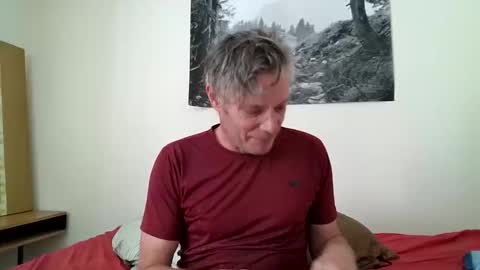 Snapshot of salsapaulus chatting on 06-03-26, 05:40 salsapaulus online show from 06-03-26, 05:40