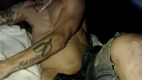 Snapshot of salsbigger chatting on 11-22-25, 04:06 Anthony Deniro online show from 11-22-25, 04:06