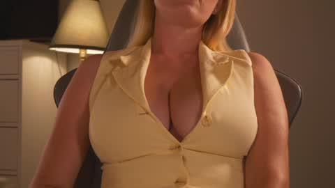 IsaBella-  online show from 09-08-25, 07:02