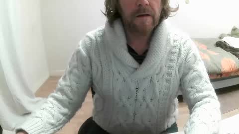 Snapshot of saltimbanquier chatting on 02-03-25, 12:47 Saltimbanquier Salt ou Banquier online show from 02-03-25, 12:47