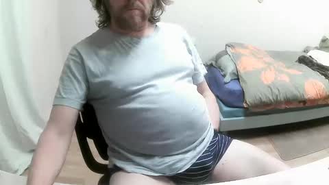 Snapshot of saltimbanquier chatting on 02-07-25, 02:37 Saltimbanquier Salt ou Banquier online show from 02-07-25, 02:37