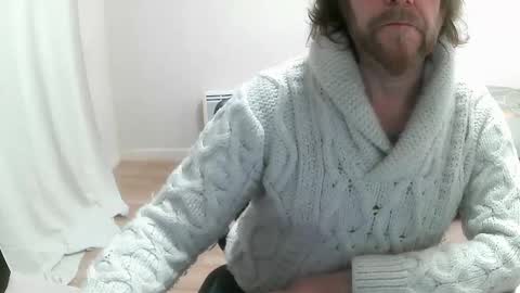 Snapshot of saltimbanquier chatting on 02-11-25, 07:12 Saltimbanquier Salt ou Banquier online show from 02-11-25, 07:12