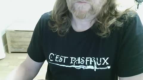 Snapshot of saltimbanquier chatting on 04-20-26, 08:32 Saltimbanquier Salt ou Banquier online show from 04-20-26, 08:32