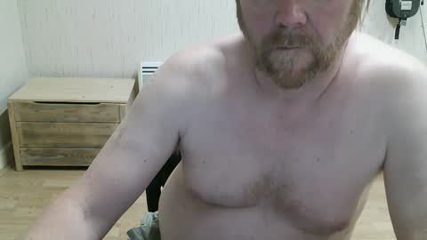 Snapshot of saltimbanquier chatting on 05-28-26, 10:12 Saltimbanquier Salt ou Banquier online show from 05-28-26, 10:12