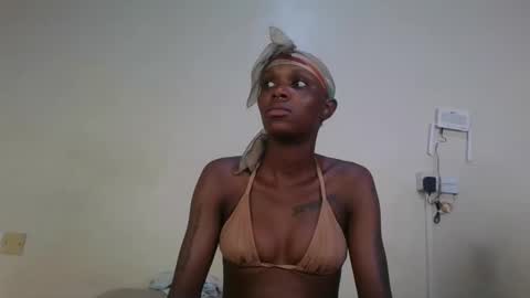 Snapshot of saltysugar20 chatting on 05-11-26, 02:45 Sugarbabe online show from 05-11-26, 02:45