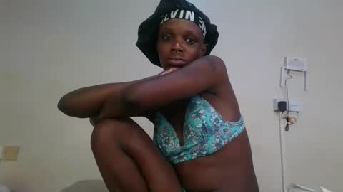 Snapshot of saltysugar20 chatting on 05-13-26, 06:00 Sugarbabe online show from 05-13-26, 06:00