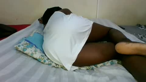 Snapshot of saltysugar20 chatting on 06-13-26, 05:22 Sugarbabe online show from 06-13-26, 05:22