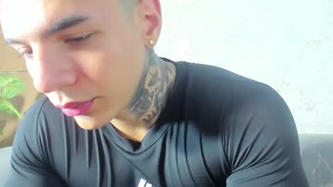 Snapshot of salvatore_damore chatting on 06-15-26, 05:37 SALVATORE online show from 06-15-26, 05:37