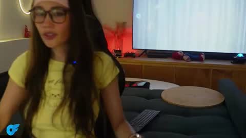 Snapshot of sam01___ chatting on 07-20-26, 02:15 Stefana or Samchispas online show from 07-20-26, 02:15