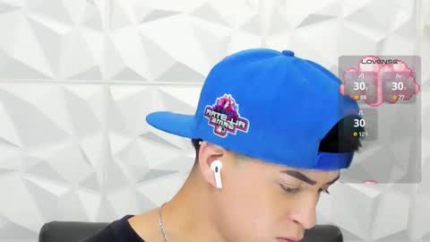 Snapshot of sam_daves_ chatting on 11-24-25, 02:17 Sam online show from 11-24-25, 02:17