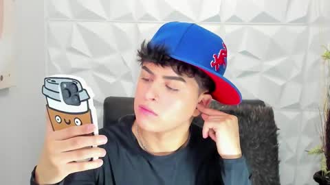 Snapshot of sam_daves_ chatting on 12-04-25, 02:59 Sam online show from 12-04-25, 02:59