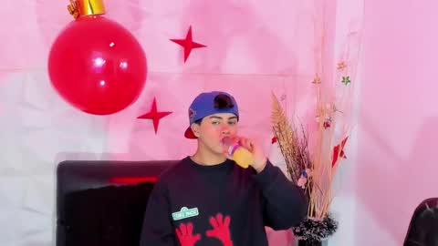 Snapshot of sam_daves_ chatting on 12-19-25, 01:18 Sam online show from 12-19-25, 01:18