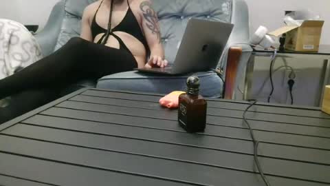 sam_love1985 online show from 06-19-26, 10:46